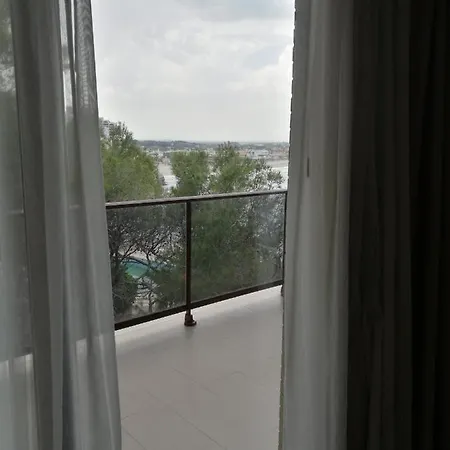 Aparthotel El Faro