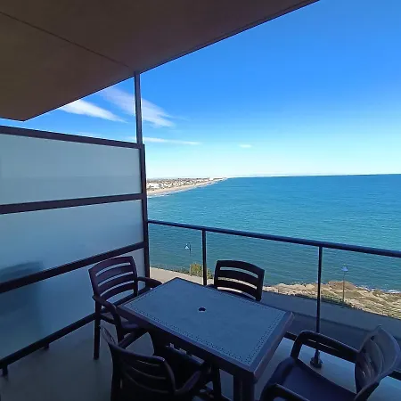 Aparthotel El Faro 3*