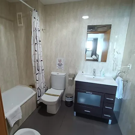 El Faro Aparthotel 3*