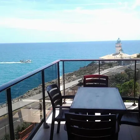 El Faro Apartahotel 3*
