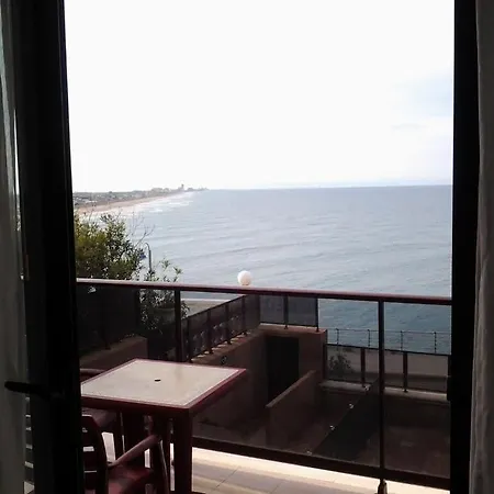El Faro Apartahotel 3*