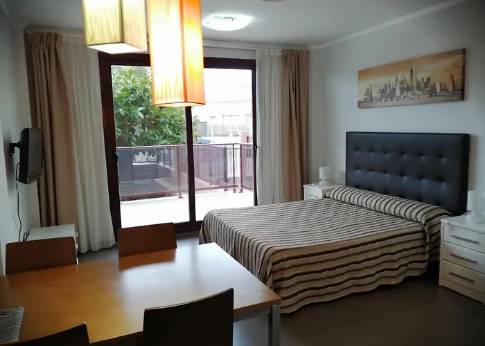 El Faro Aparthotel